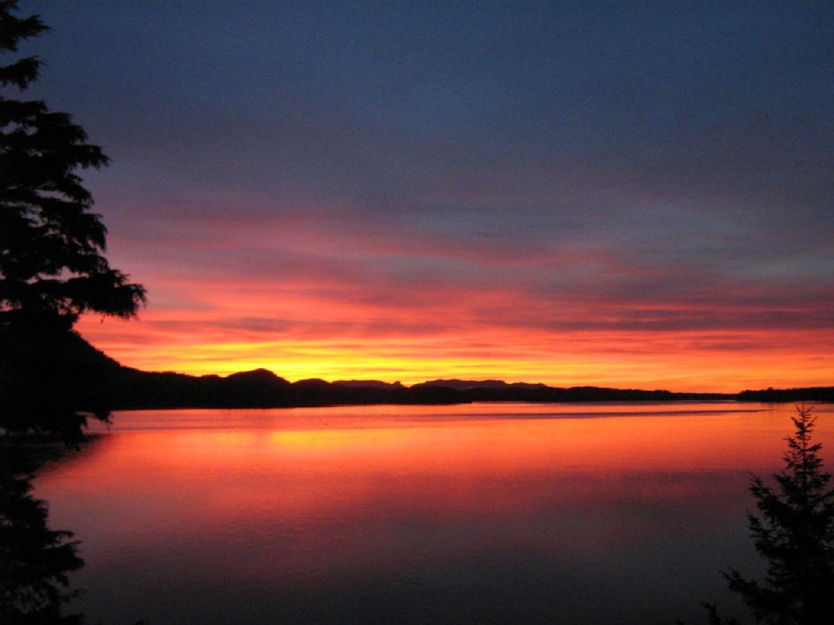 Tofino Stormbay Guest House Esterno foto